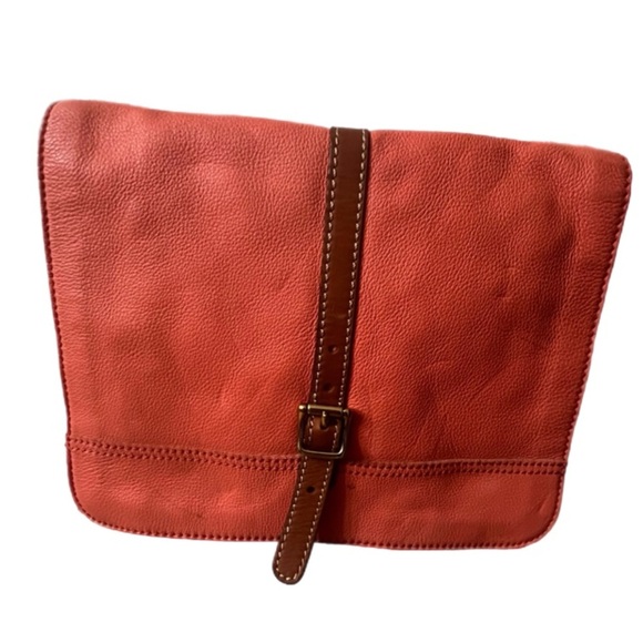 FOSSIL CORAL ADJUSTABLE STRAP MULTI POCKET SNAP CLOSE CROSSBODY BAG - Picture 2 of 9